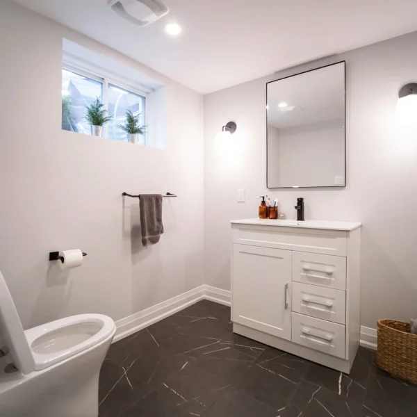 Location 10 image 13 (Bathroom & Home Spa, Windows)