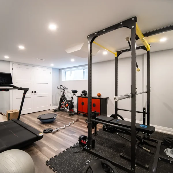 Location 10 image 15 (Home Gym, Windows)