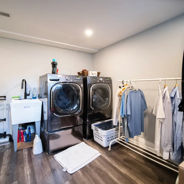 Location 10 image 8 (Rooms)