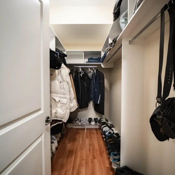 Location 2 image 1 (Rooms)