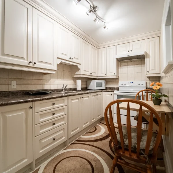 Location 2 image 10 (Bar & Kitchen)