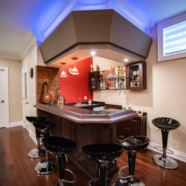 Location 3 image 10 (Open Concept, Bar & Kitchen, Windows)