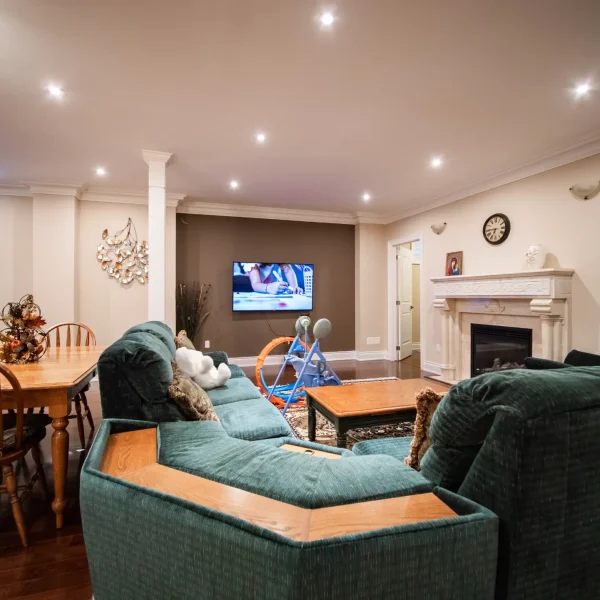 Location 3 image 4 (Open Concept, Living Room)