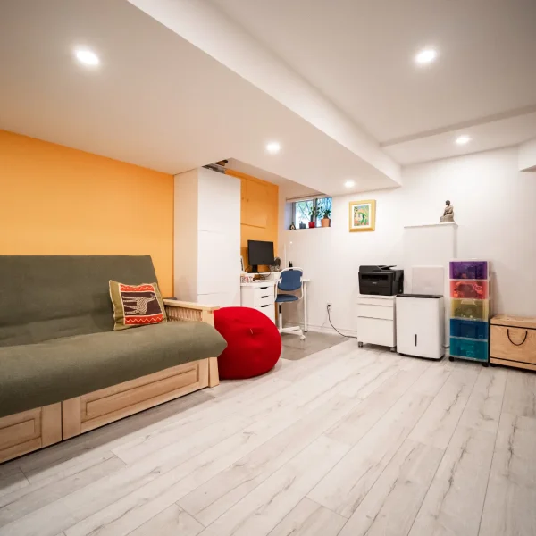 Location 4 image 1 (Living Room)