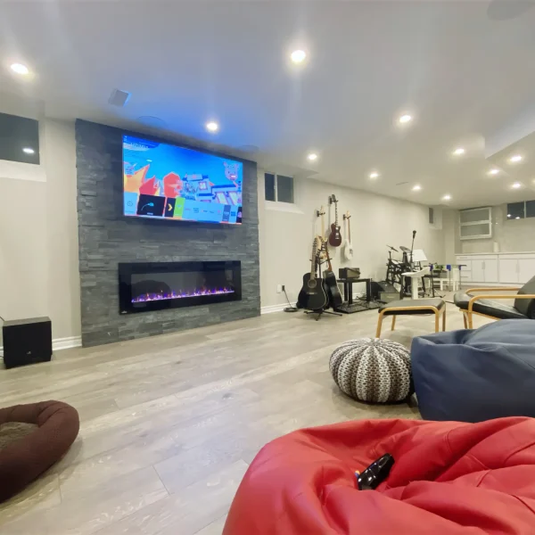 Location 81 image 1 (Open Concept, Living Room, Feature Wall & Fireplace, Home Theater, Windows)