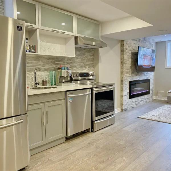 Location 83 image 1 (Bar & Kitchen, Feature Wall & Fireplace, Windows)