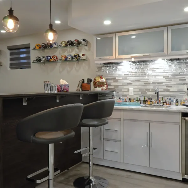 Location 89 image 3 (Bar & Kitchen, Windows)