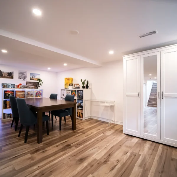 Location 9 image 15 (Open Conceprm Living Room)