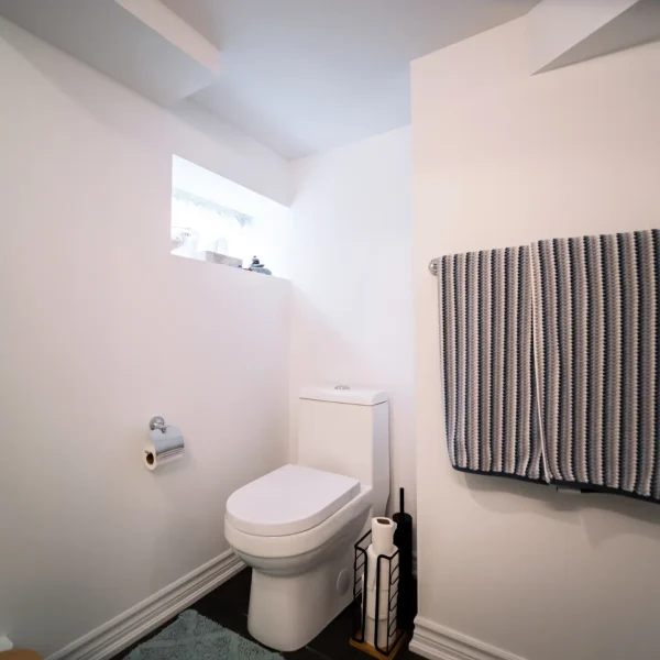 Location 9 image 5 (Bathroom & Home Spa, Windows)