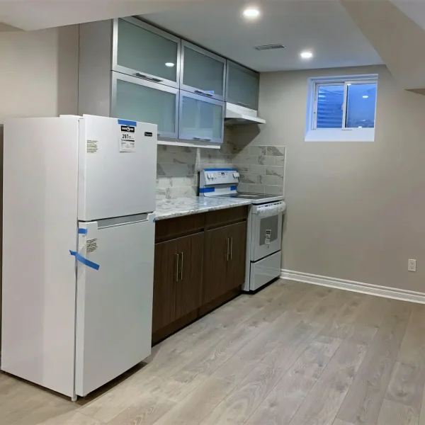 Location 98 image 5 (Bar & Kitchen, Windows)